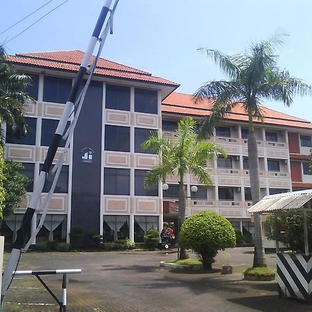 Jepara Indah Hotel Exterior photo