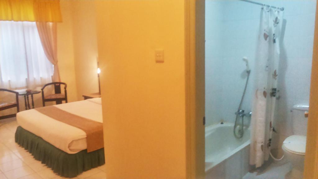 Jepara Indah Hotel Exterior photo
