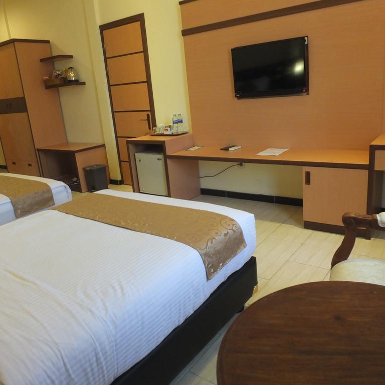 Jepara Indah Hotel Exterior photo